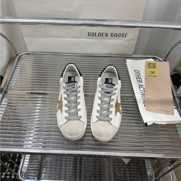 Golden Goose Women's White and Gold Star Sneakers - Picture 8 of 9